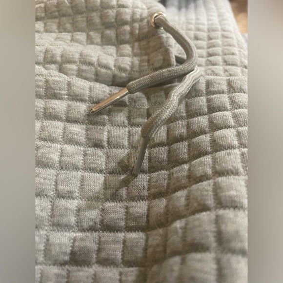 Grey quilted hoodie - Picture 10 of 12